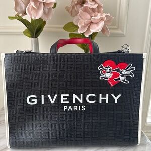 Givenchy X Disney’s Oswald Shopping Bag (Medium Tote 4G Coted)